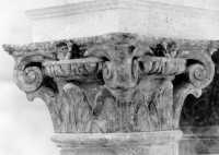 Chapiteau - Cliquez sur l'image pour l'agrandir (40 KB)