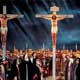 Schlussszene aus dem Passionsspiel in Oberammergau 2000.