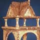 Das sog. Arnulfsziborium wurde vermutlich um 890 in Reims gefertigt und vom deutschen König Arnulf von Kärnten (um 850-899) um 893 dem Benediktinerkloster St. Emmeram in Regensburg gestiftet. Es war Teil eines Reisealtars.