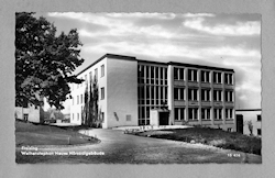 Blick auf das Hörsaalgebäude, © Staatliches Bauamt Freising