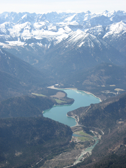 Blick auf den Sylvensteinstausee, © Wikimedia Foundation