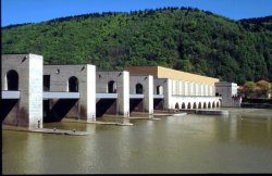 Die Donau treibt hier mächtige Turbinen an, © Bayerisches Landesamt für Umwelt, Augsburg